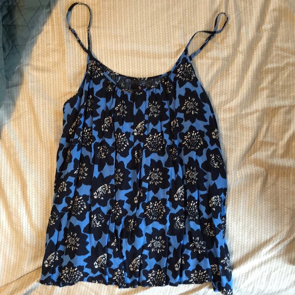 Gap flowy tank top